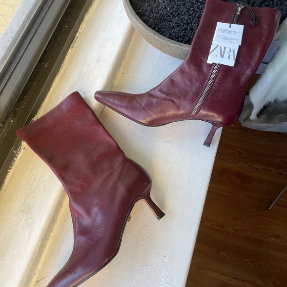 Zara Shoes - Red leather Zara kitten heel booties